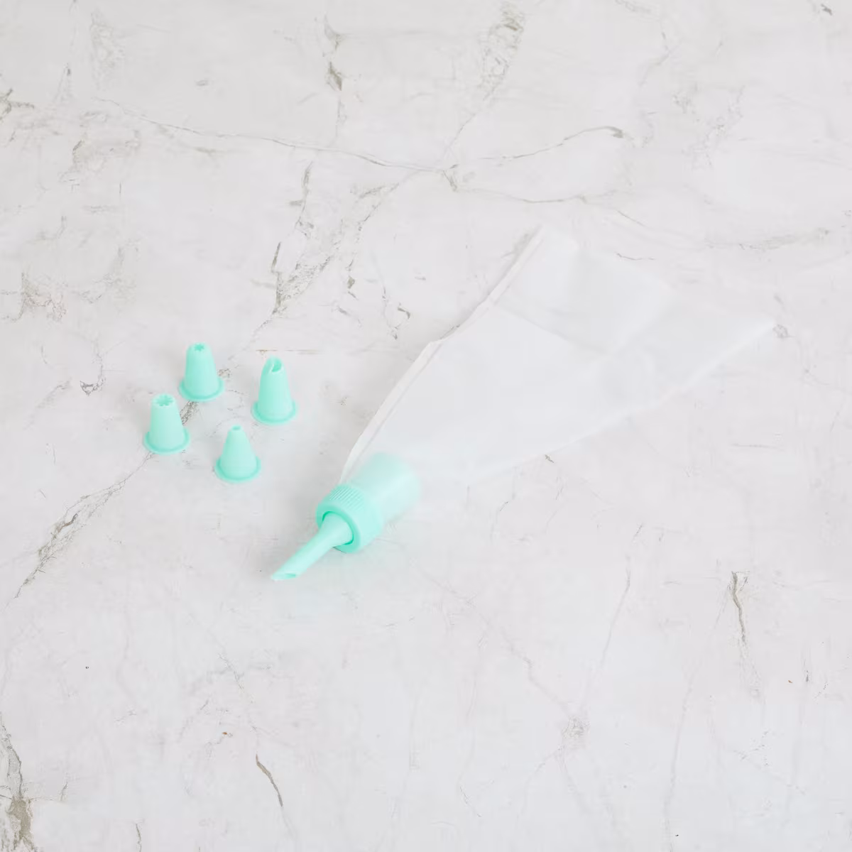 Bakers Pride 7Pcs Polypropylene Cake Decorating Nozzle Set in Teal