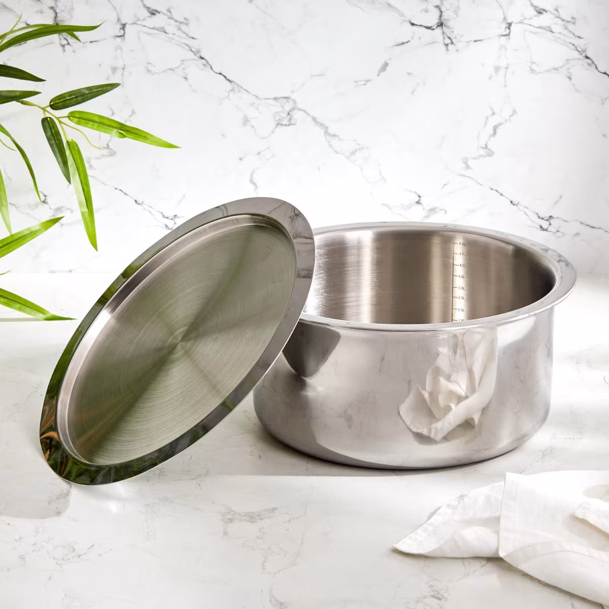 Valeria Carin Stainless Steel Induction Compatible Tope with Lid - 5L in Silver