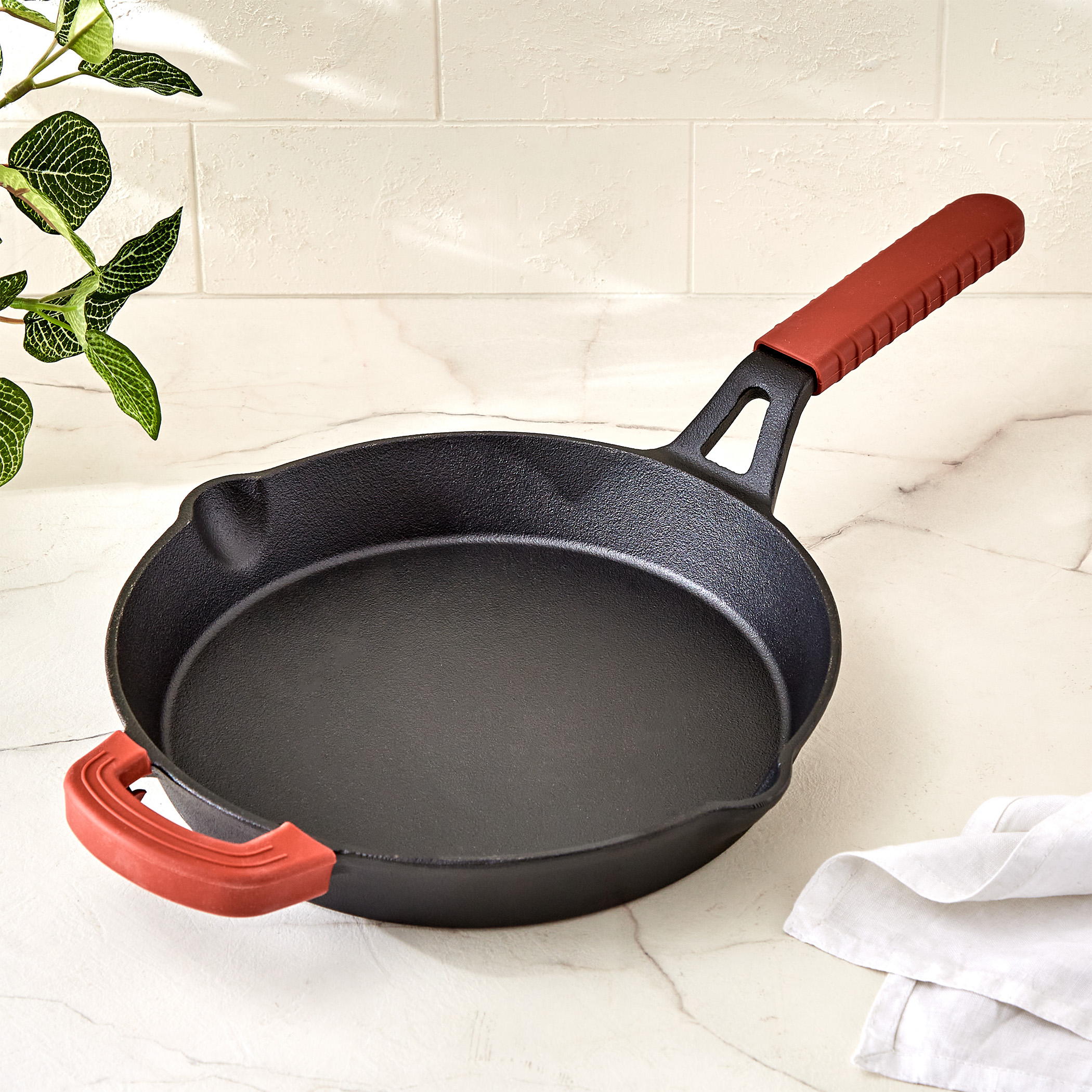 Terra Tales Sally Cast Iron Frying Pan - 28cm in Black