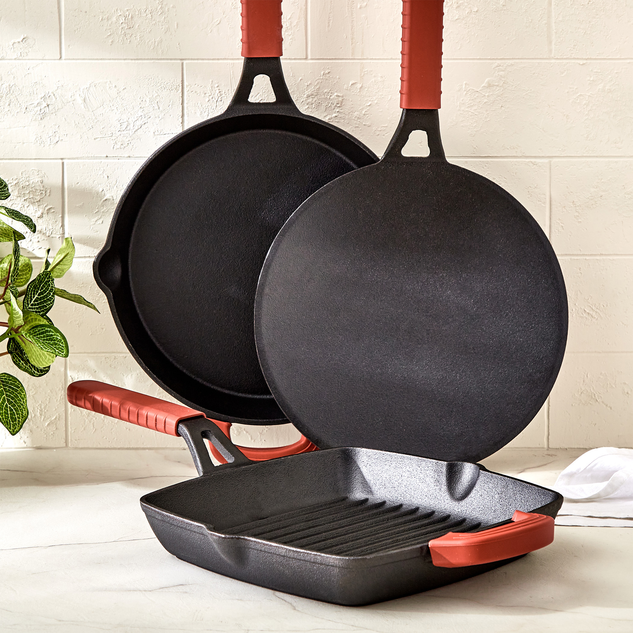 Terra Tales Sally Cast Iron Concave Tawa - 26cm in Black