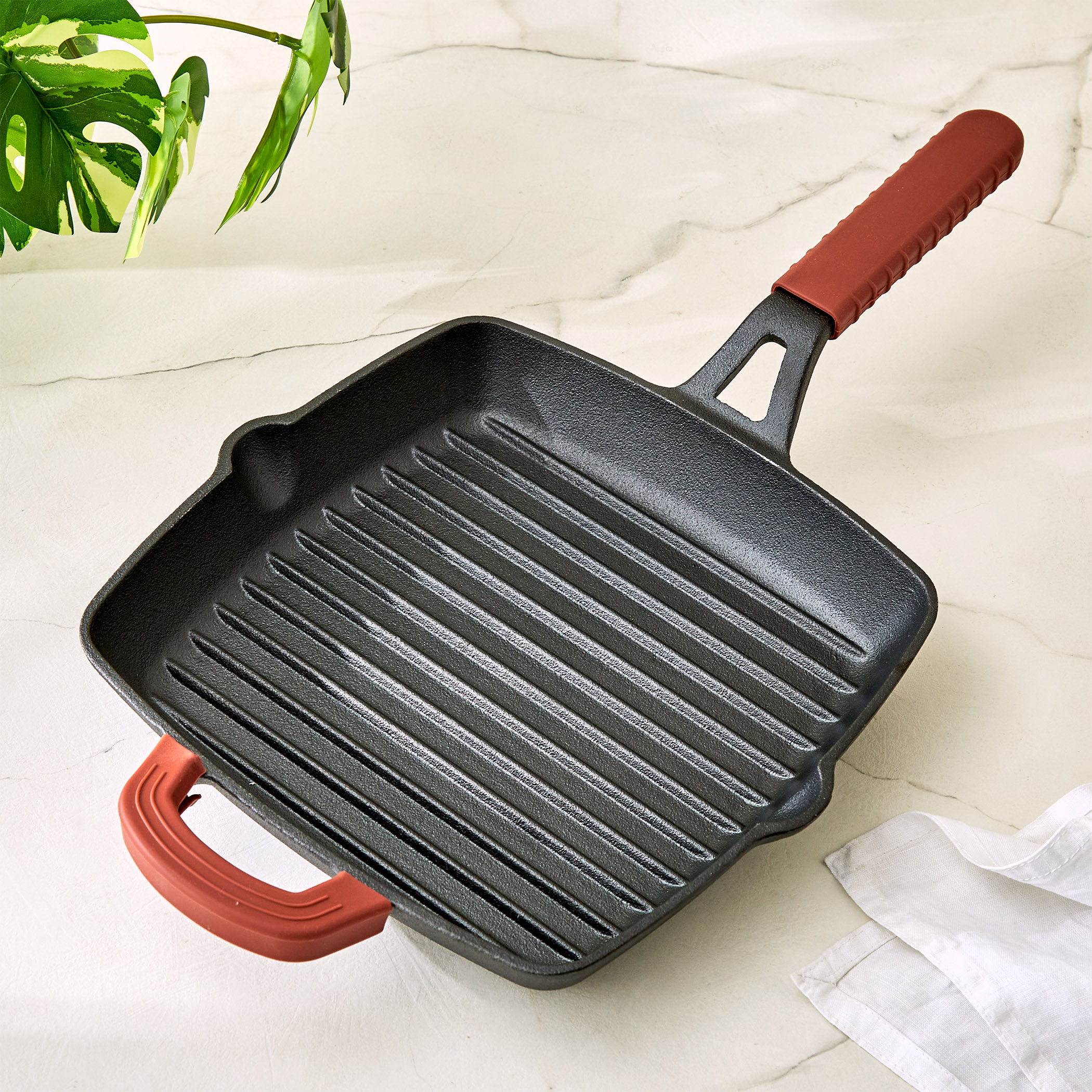 Terra Tales Sally Cast Iron Grill Pan in Black