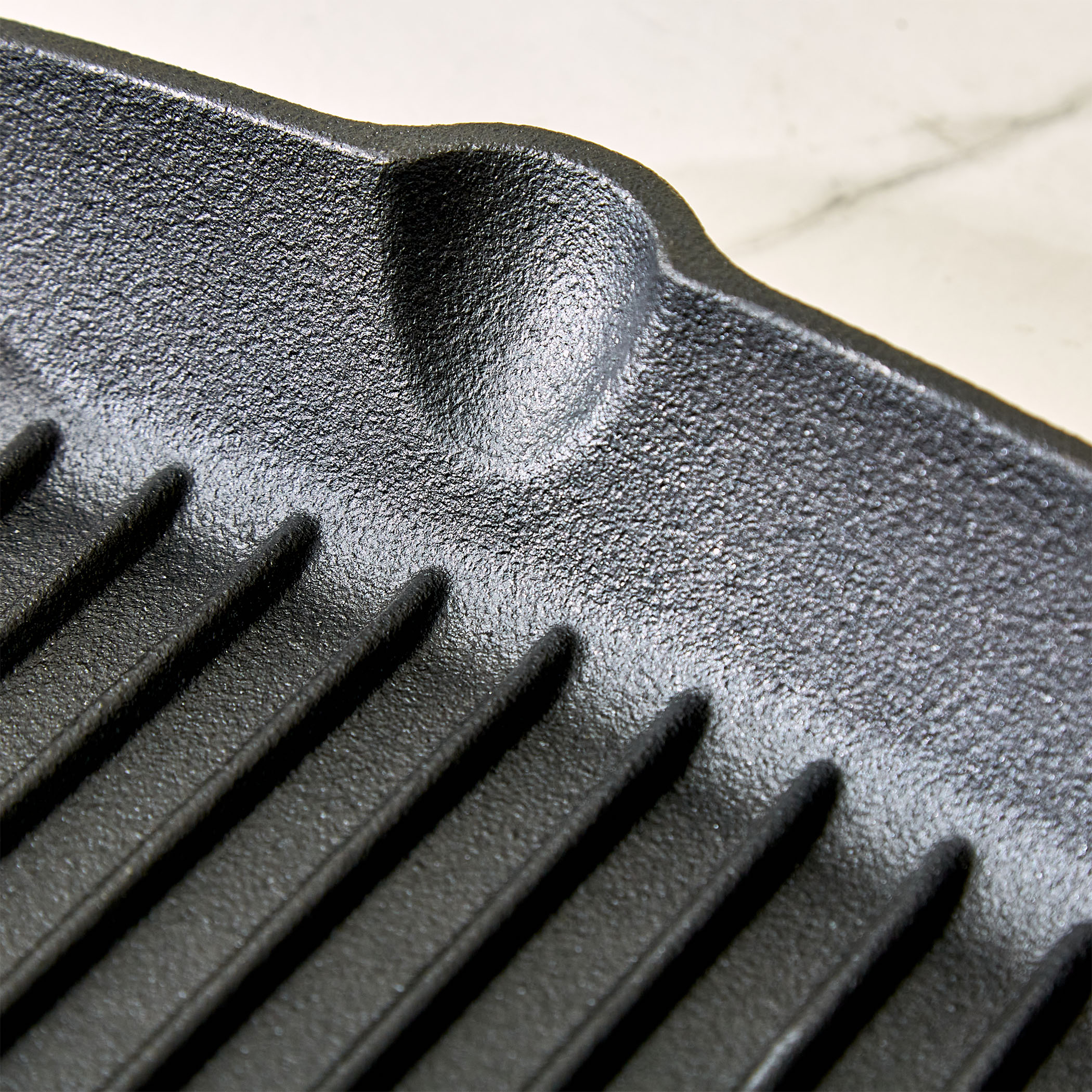 Terra Tales Sally Cast Iron Grill Pan in Black