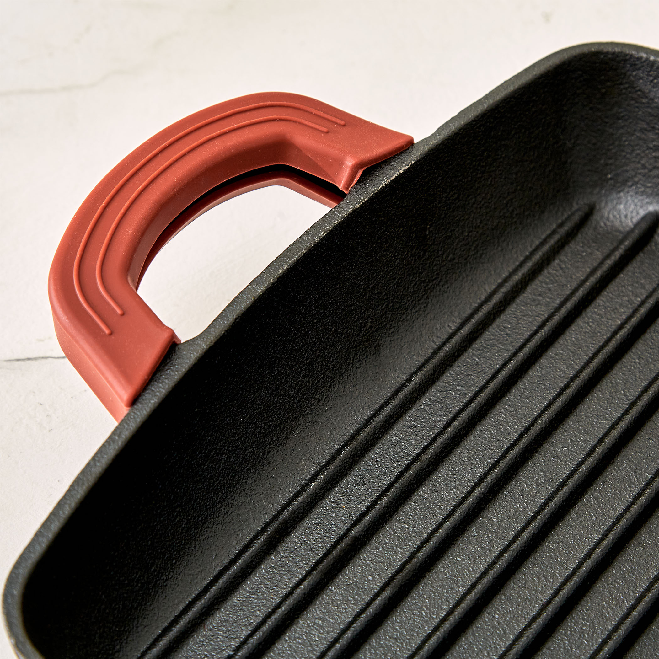 Terra Tales Sally Cast Iron Grill Pan in Black