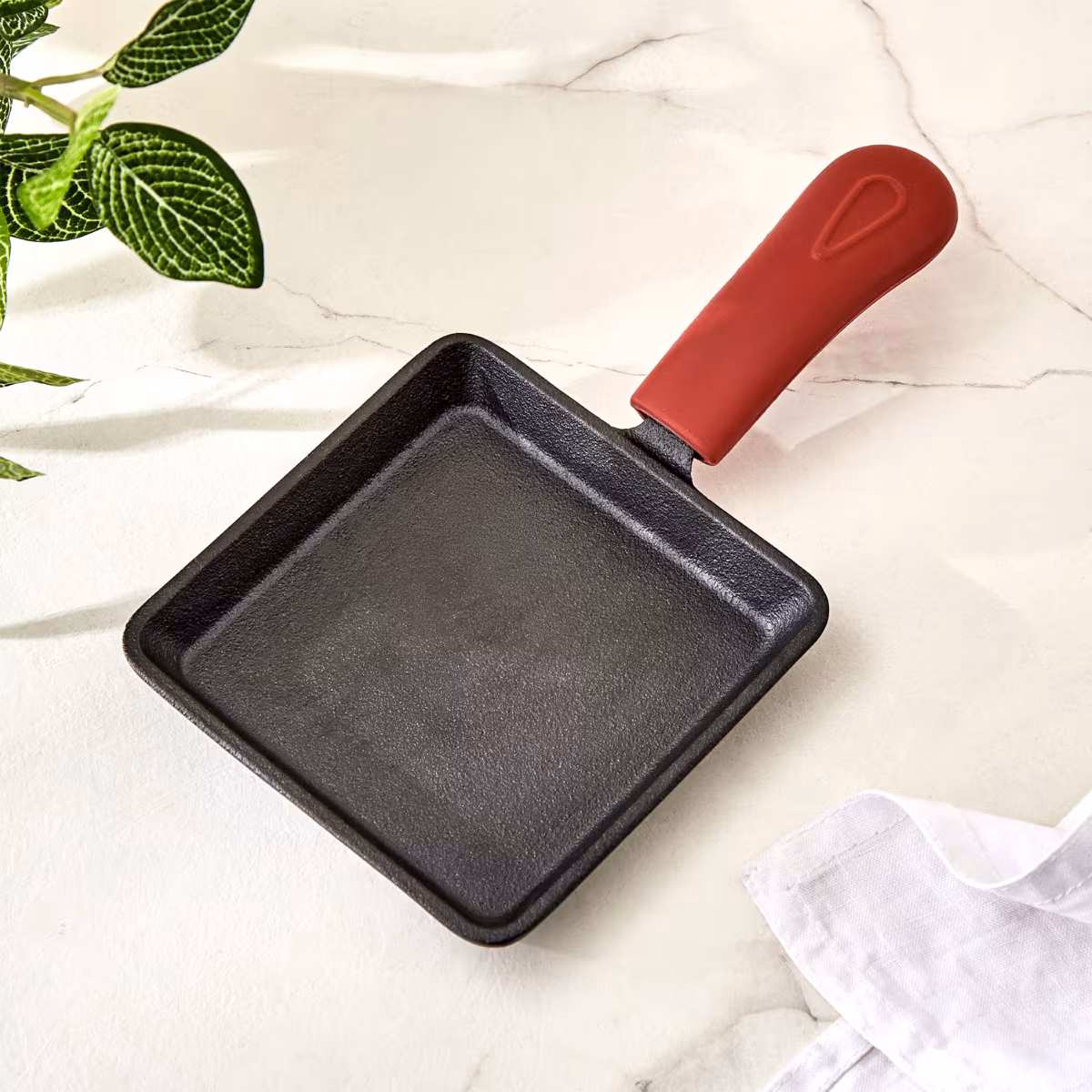 Terra Tales Sally Cast Iron Mini Frying Pan - 12cm in Black