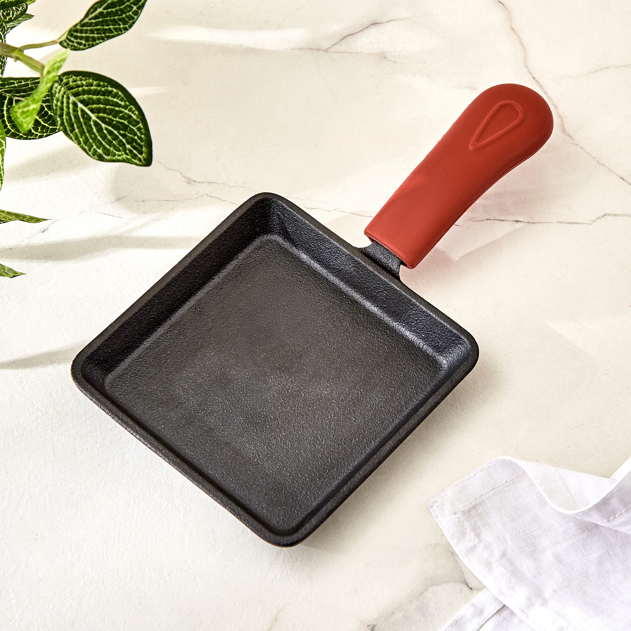 Terra Tales Sally Cast Iron Mini Frying Pan - 12cm in Black