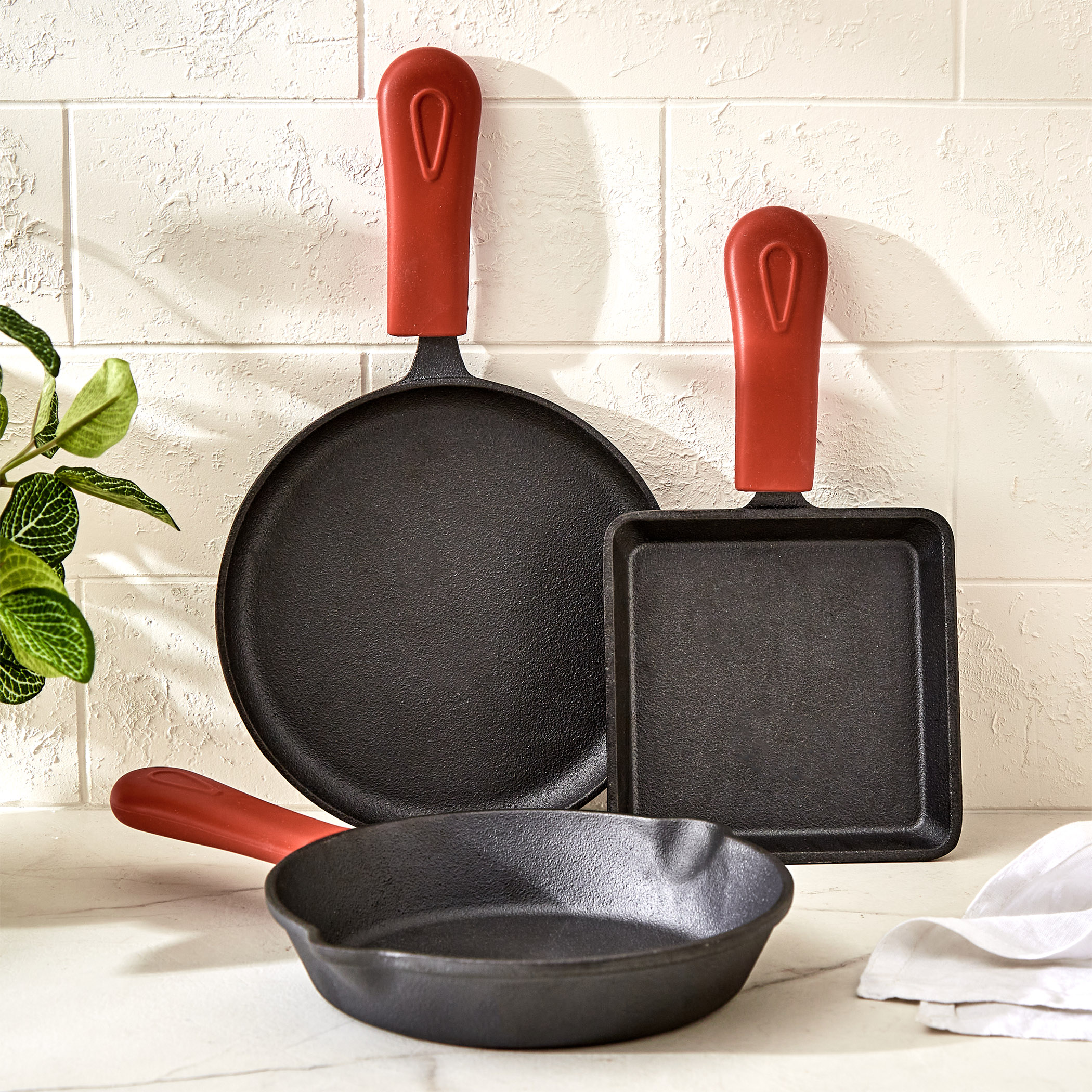 Terra Tales Sally Cast Iron Mini Frying Pan - 12cm in Black