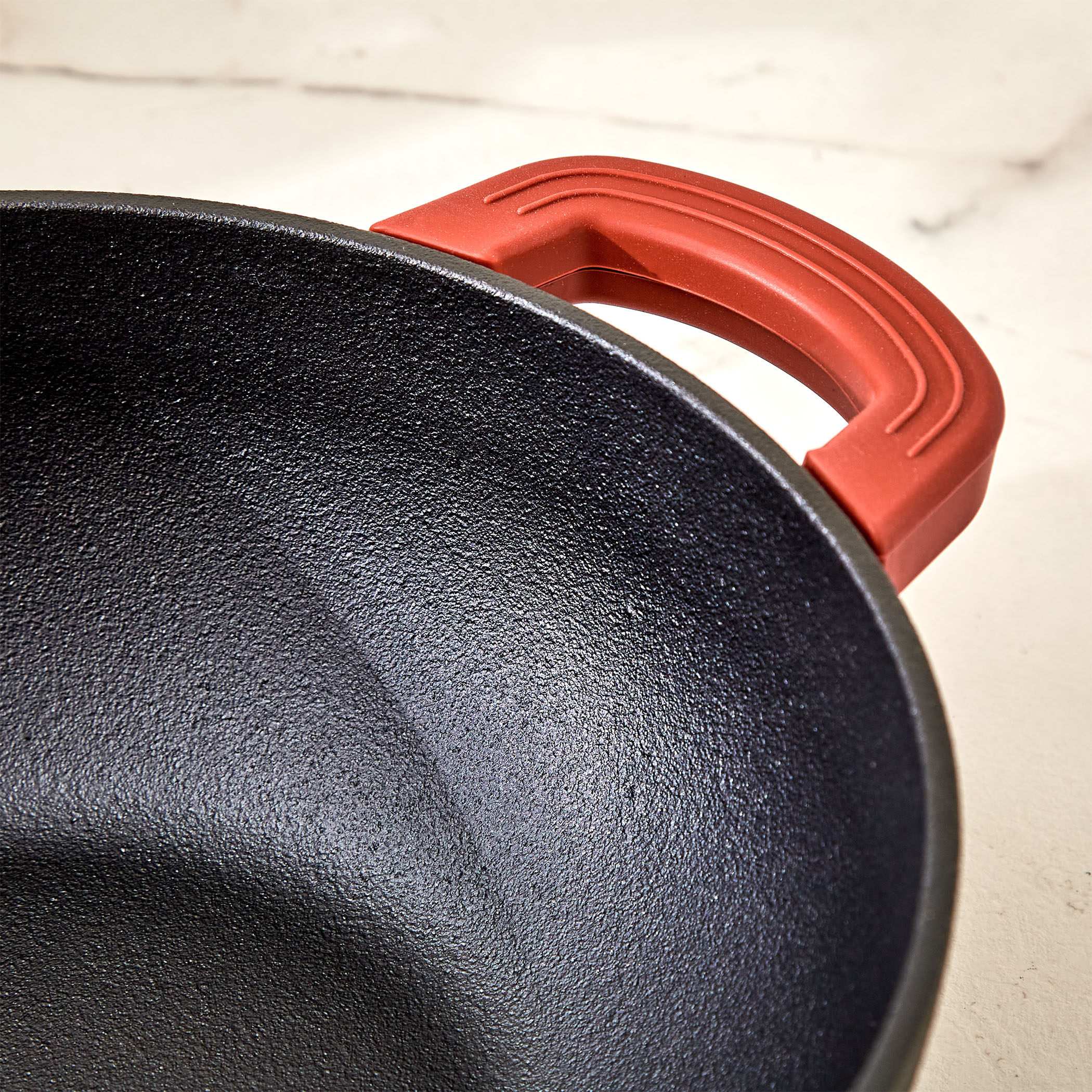 Terra Tales Sally Cast Iron Kadhai with Lid - 2.5L in Black