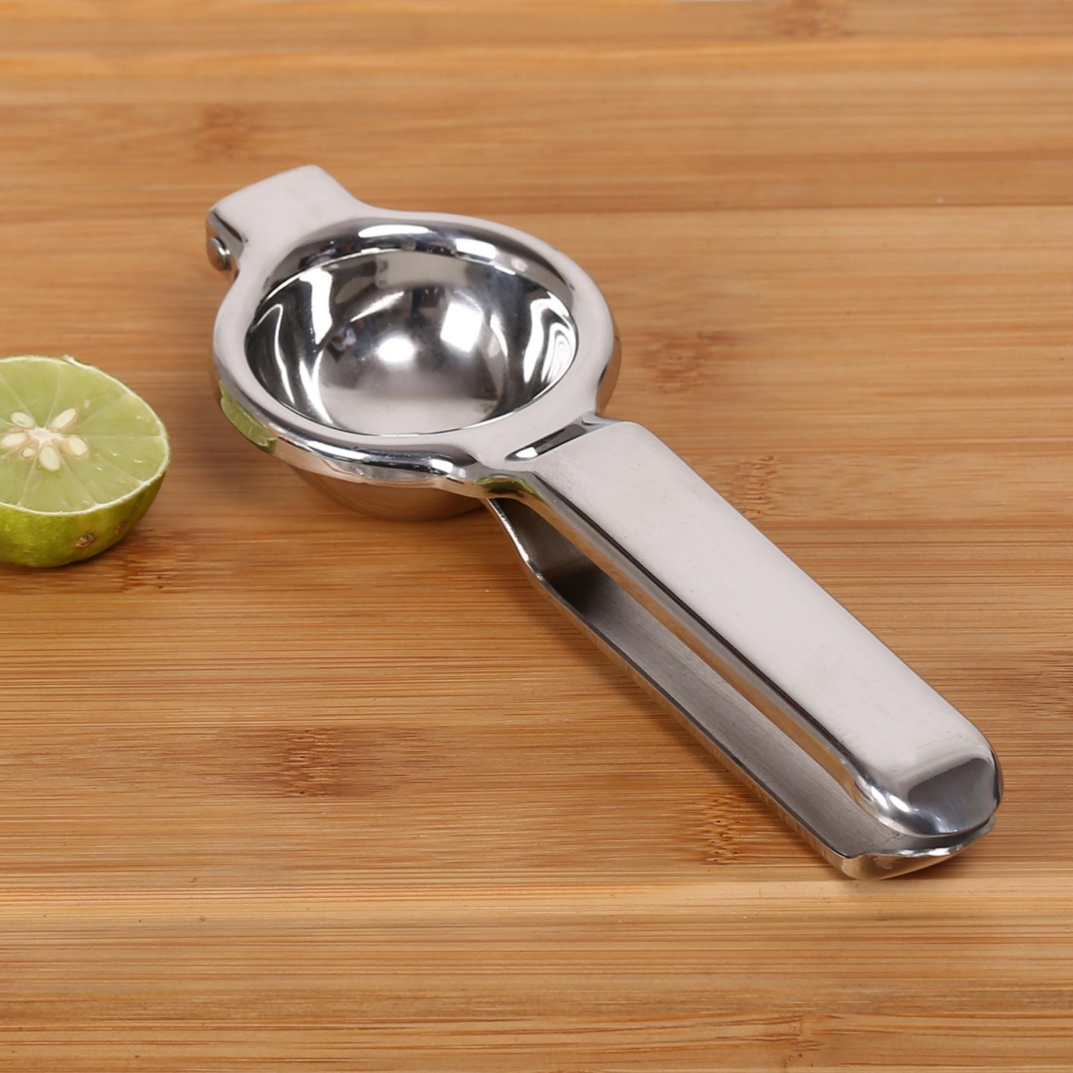 Ferrit Stainless Steel Lemon Squeezer in Silver
