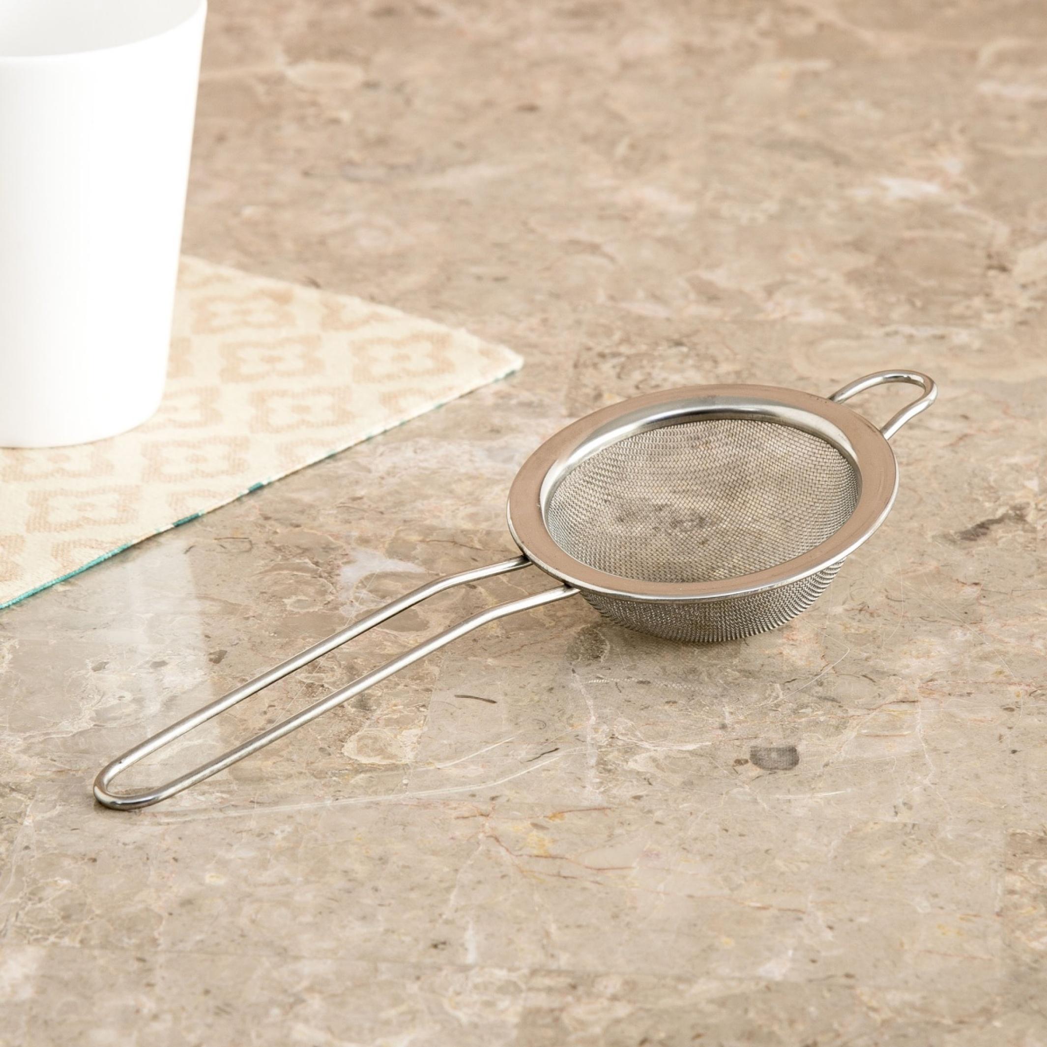 Ferrit Stainless Steel Tea Strainer in Silver