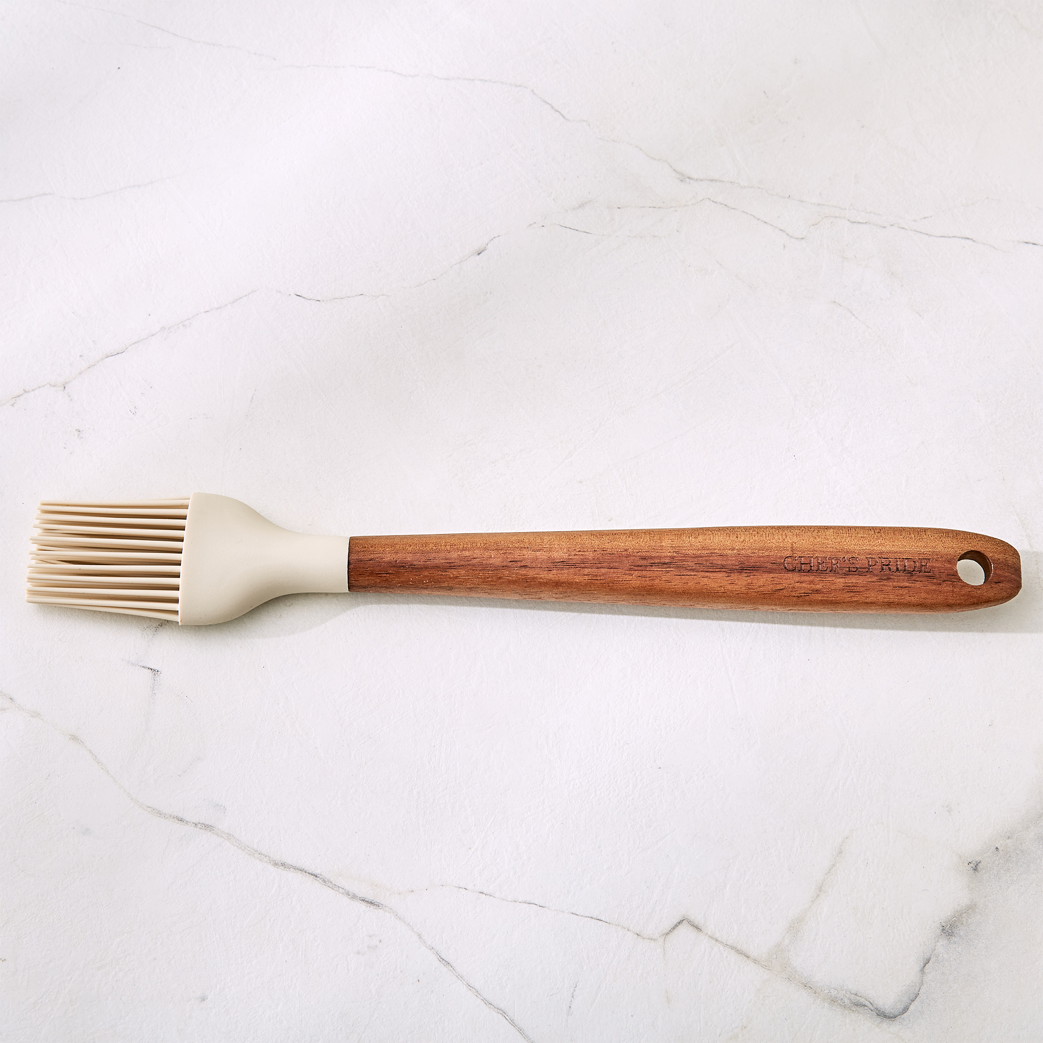 Chefs Pride Zeta Silicone Oil Brush with Acacia Wood Handle in Cream