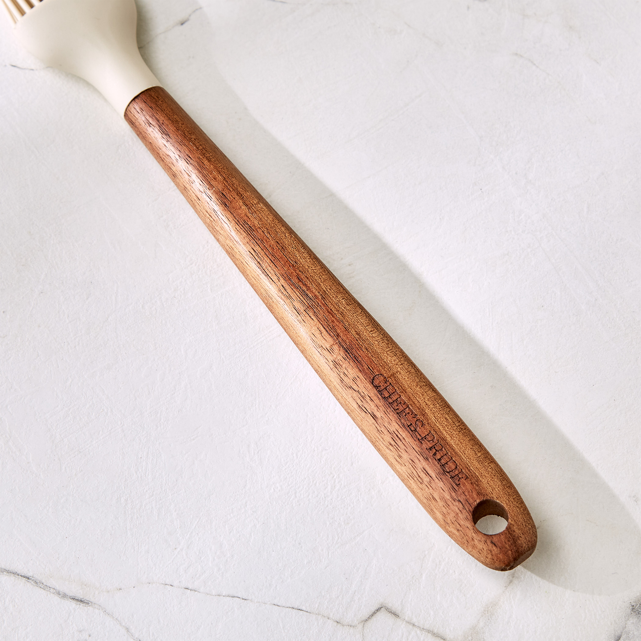 Chefs Pride Zeta Silicone Oil Brush with Acacia Wood Handle in Cream