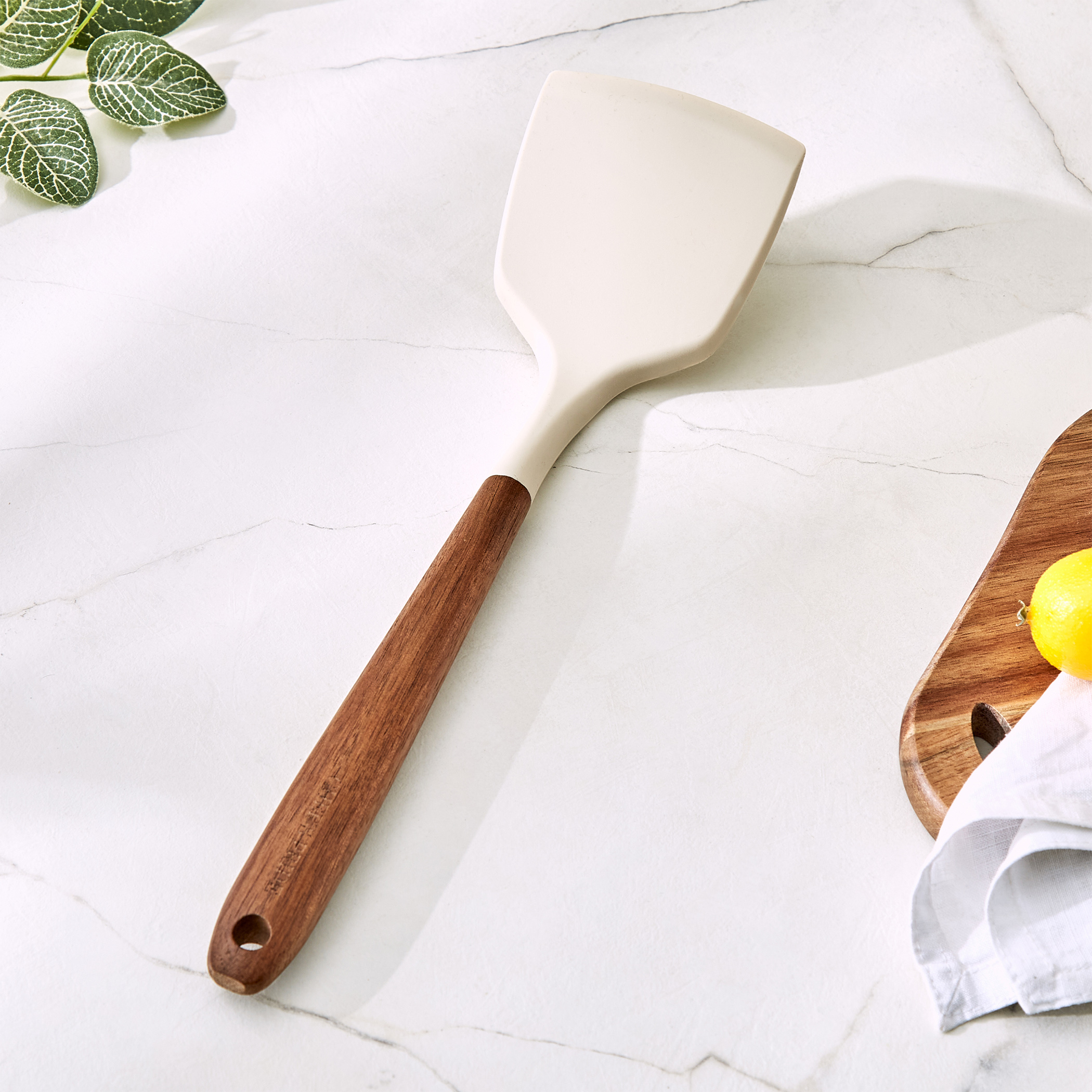 Chefs Pride Zeta Silicone Turner with Acacia Wood Handle in Cream