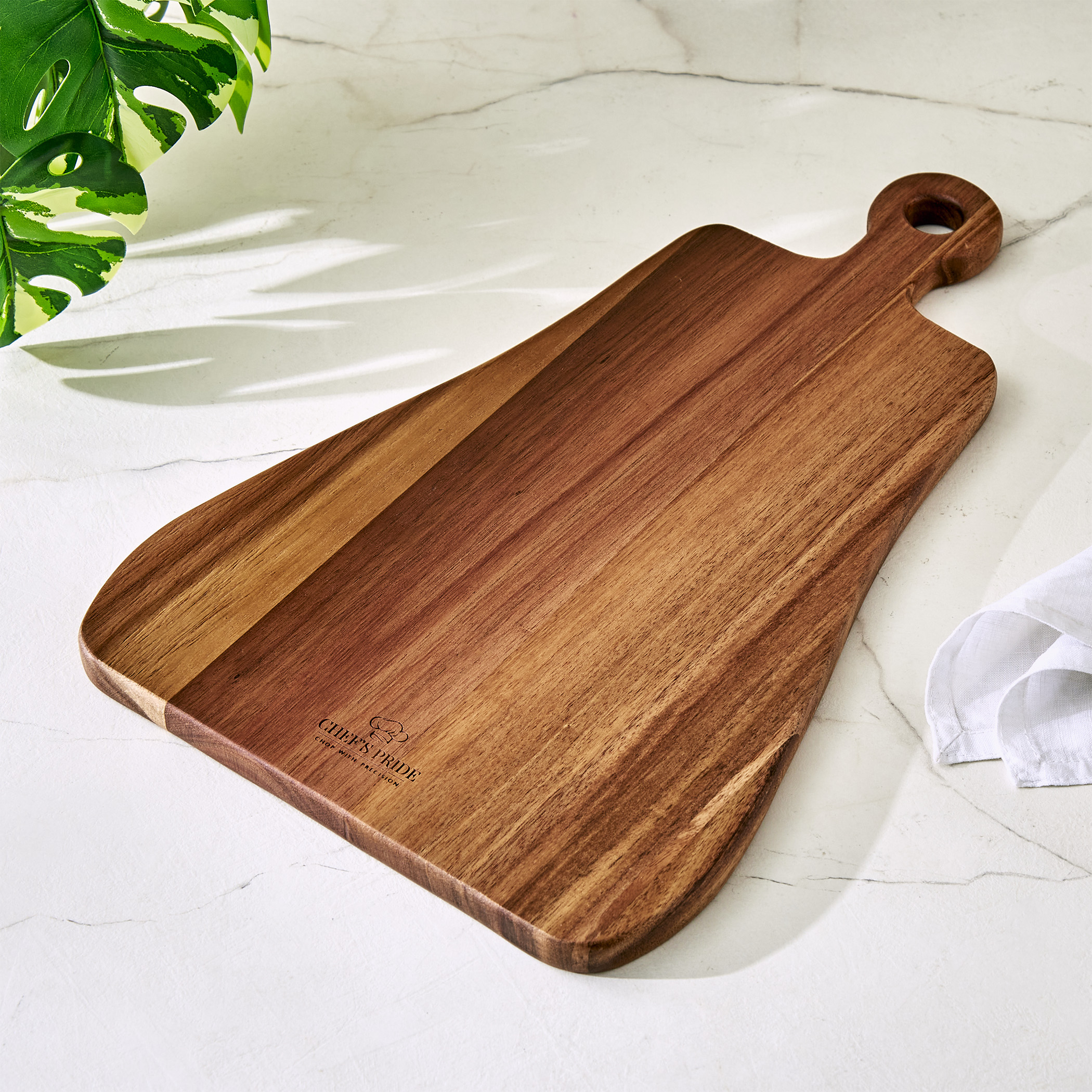 Chefs Pride Marion Acacia Wood Chopping Board with Handle in Brown