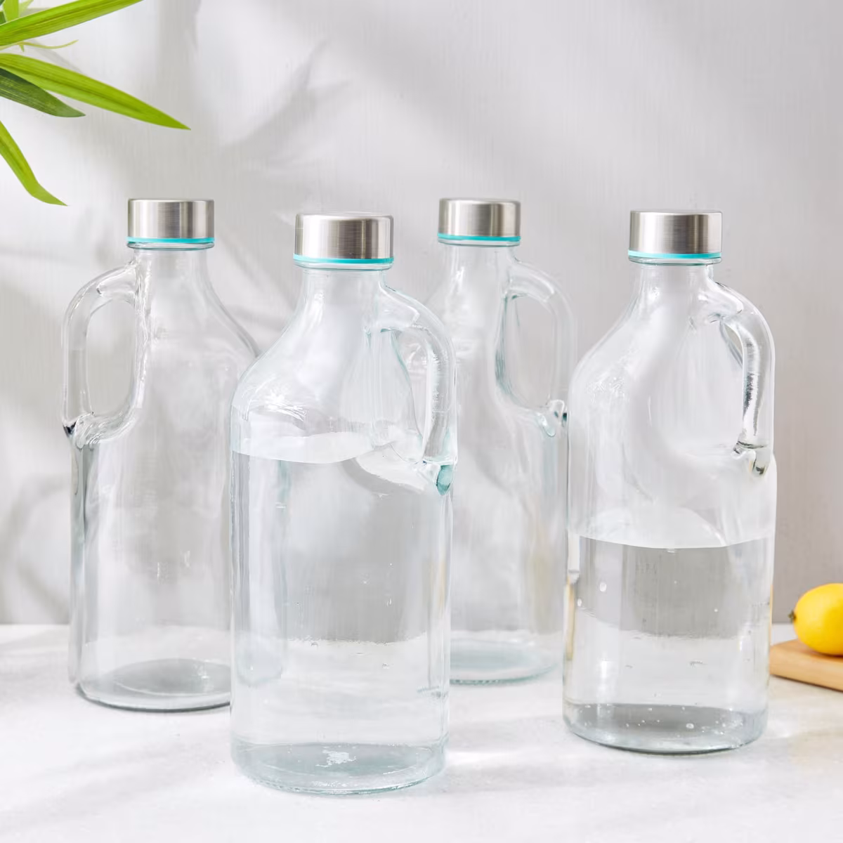Marley Orlanto Set of 4 Glass Bottles - 1L in Transparent
